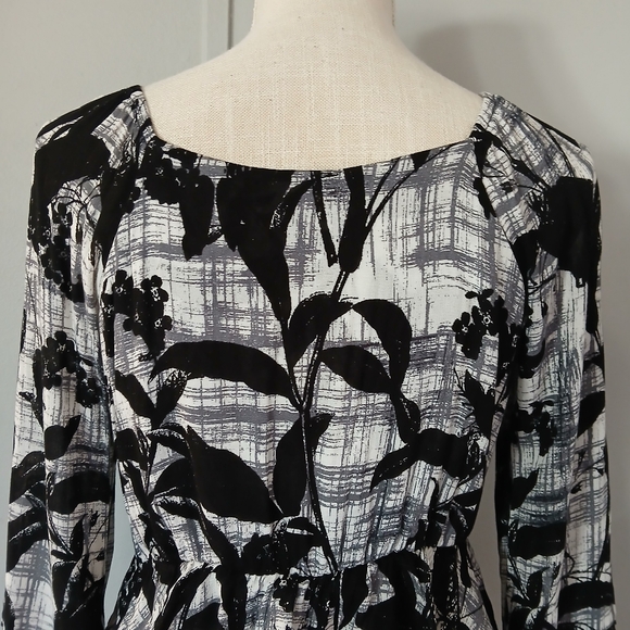 ASTR The Label Tie Front Bell Sleeve Peplum Top - Picture 9 of 14